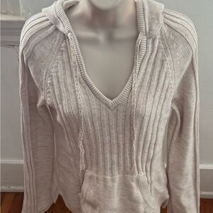 Roxy Cream cable Knit Hooded V-neck kangaroo pocket Sweater, size M outdoor